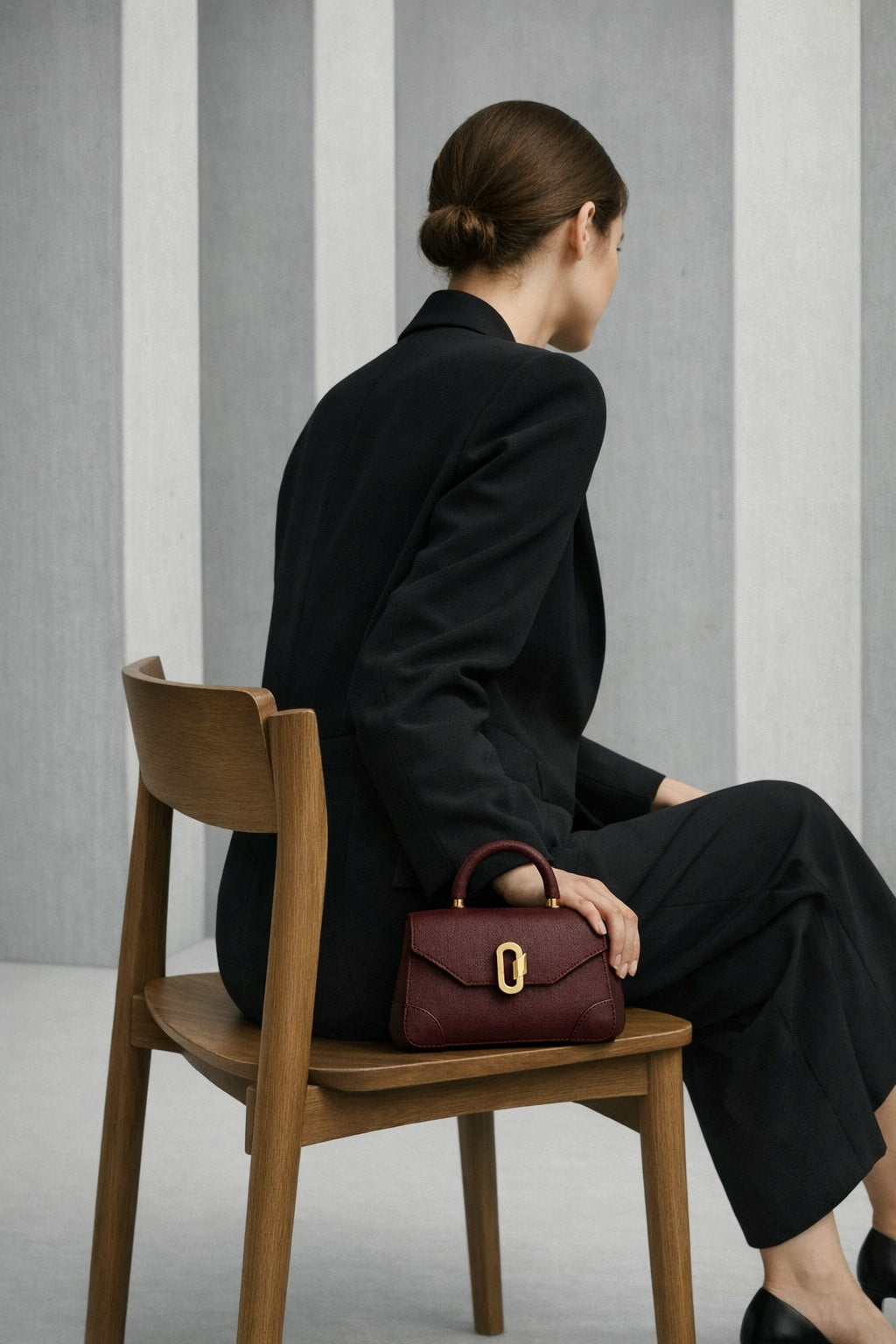 The Advantage Icon - Burgundy