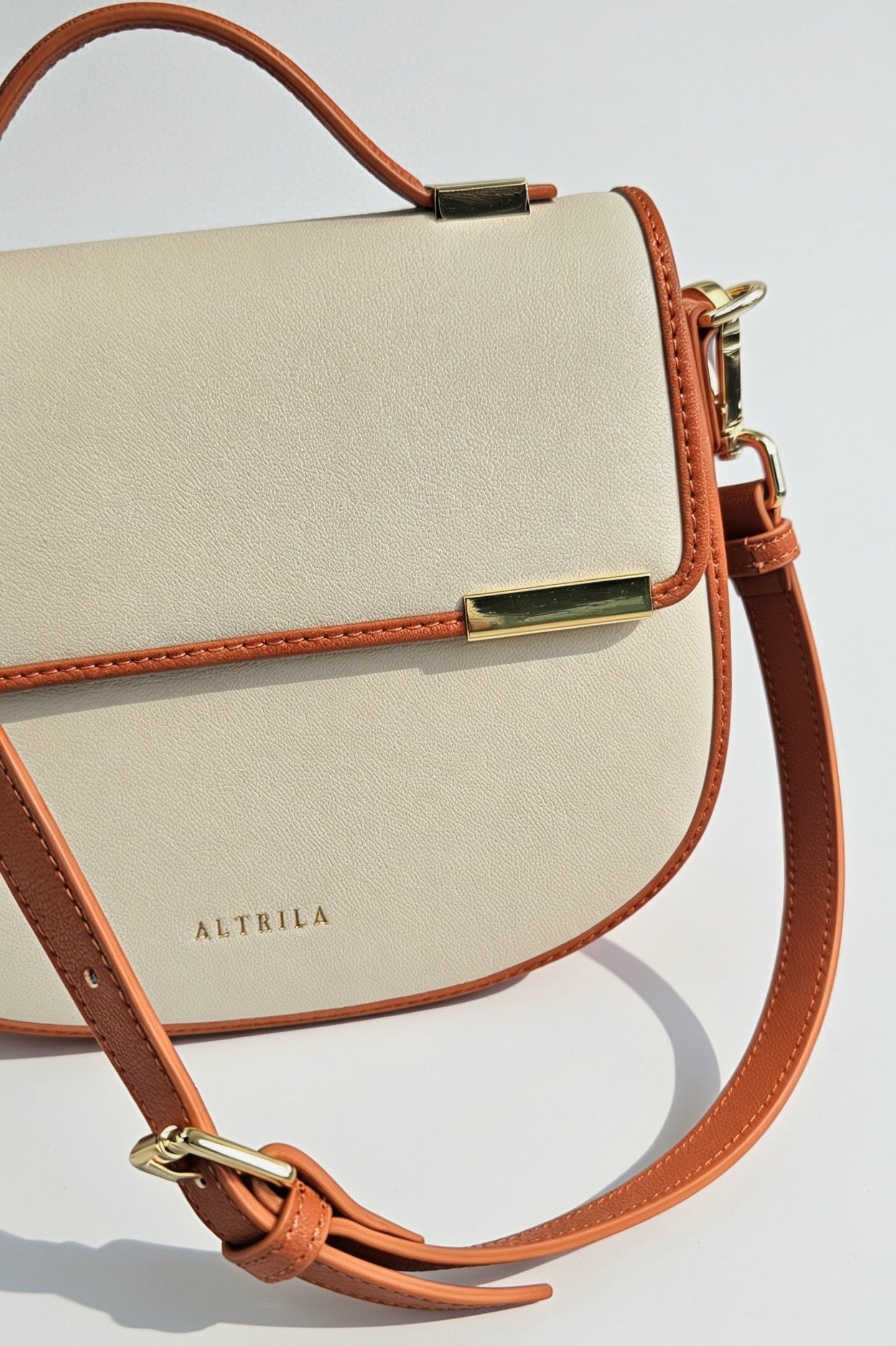 The Advantage Arc - Cream/Brown Leather Saddle Bag with Top Handle