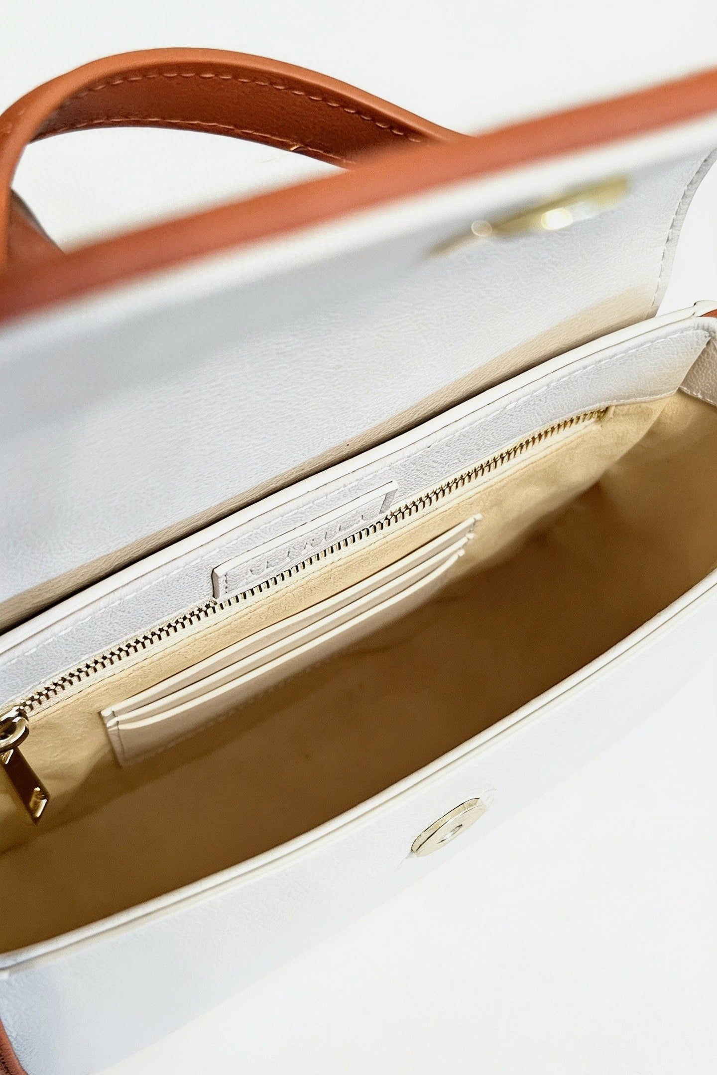 The Advantage Arc - Cream/Brown Leather Saddle Bag with Top Handle