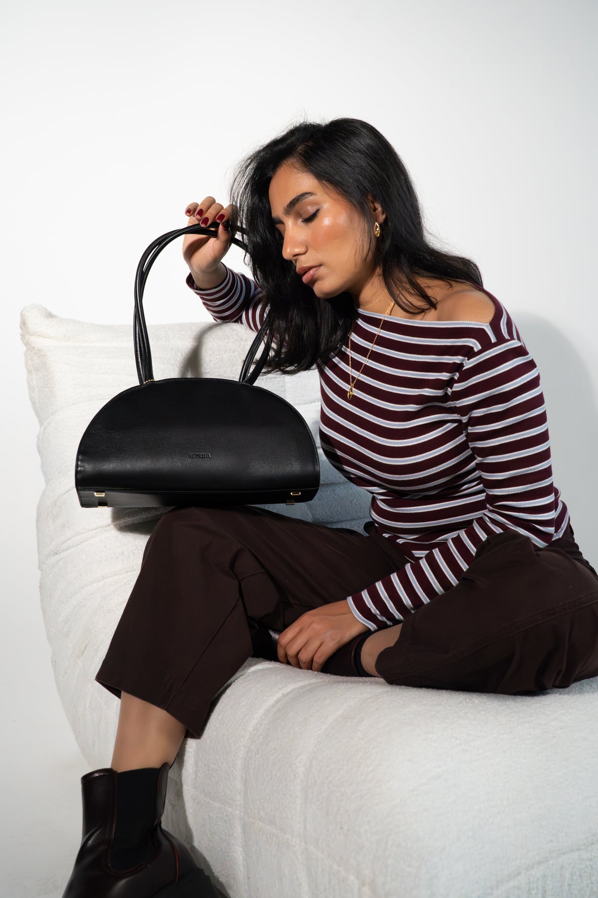 The Terra Black - Leather Shoulder Bag